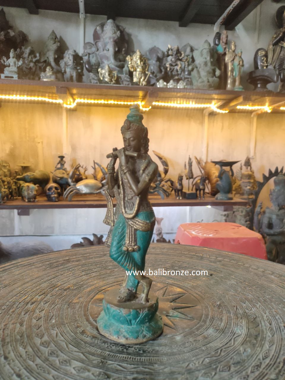 1055 Krishna with flute 23 cm GS