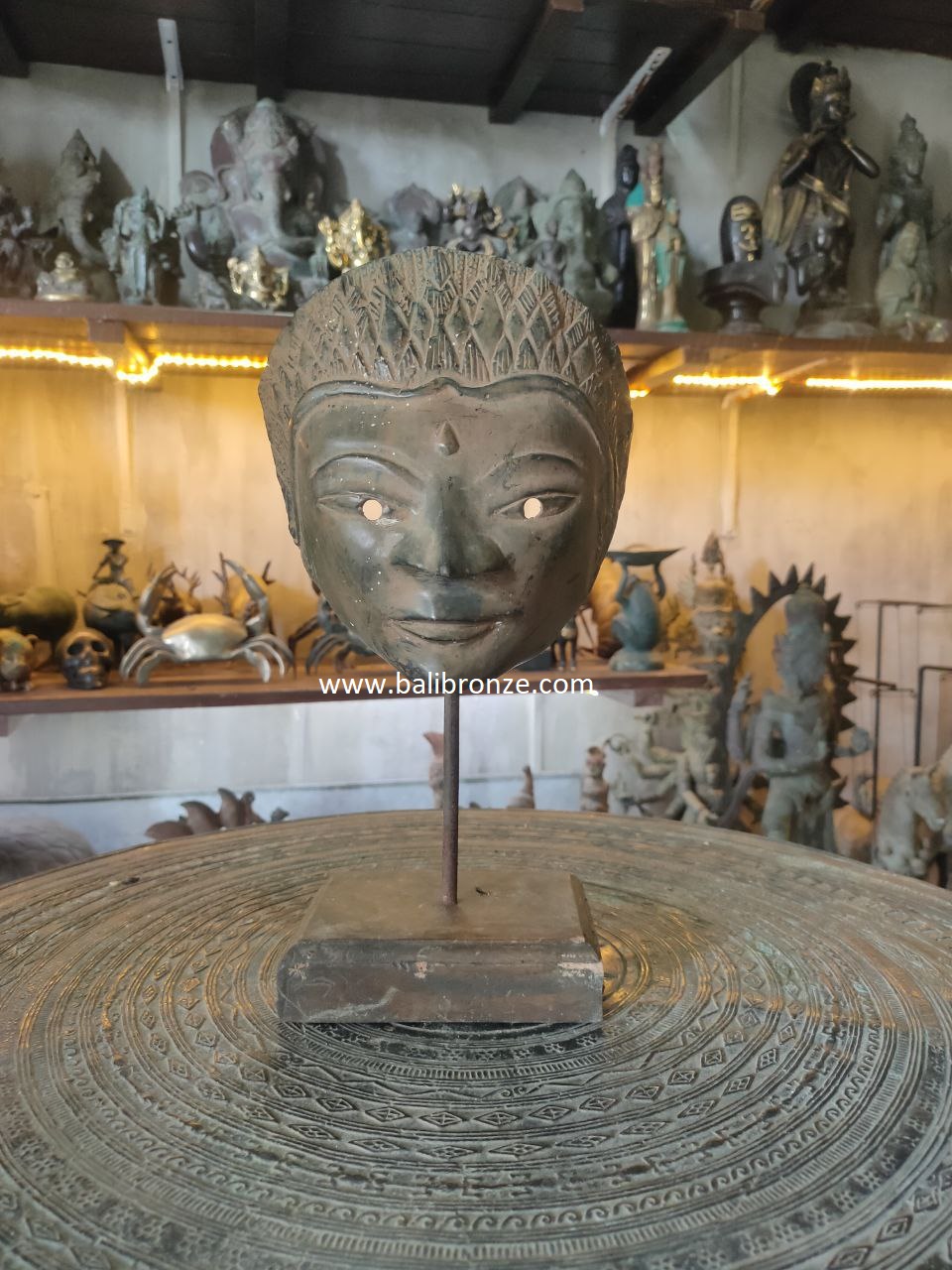1147 Java Mask 30 cm NA